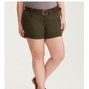 Torrid Sateen Shorts w/belt (size 22)